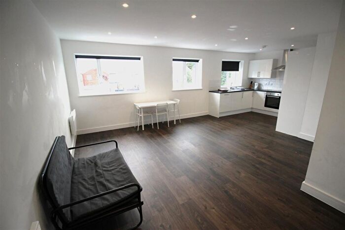 2 Bedroom Flat To Rent In Carisbrooke Road, Gosport, Hants, PO13