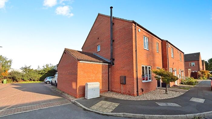 3 Bedroom End Of Terrace House For Sale In Danes Close, Grimsby, Lincolnshire, DN32