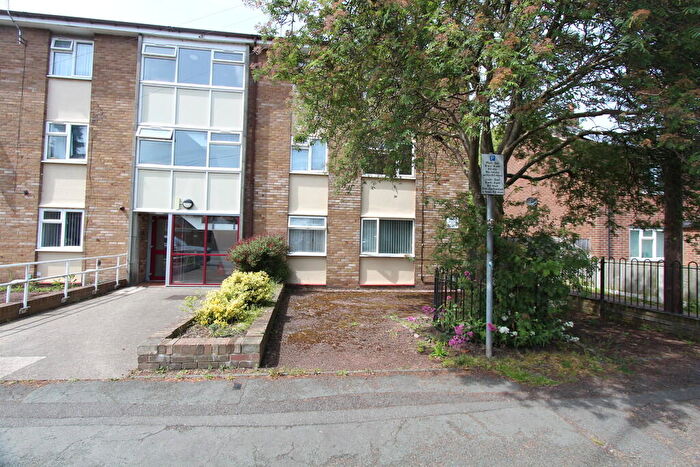 2 Bedroom Flat For Sale In Lorne Street, LL11