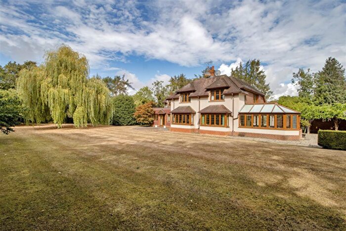 4 Bedroom Detached House For Sale In Aldingham, Hartley, Longfield, Kent, DA3