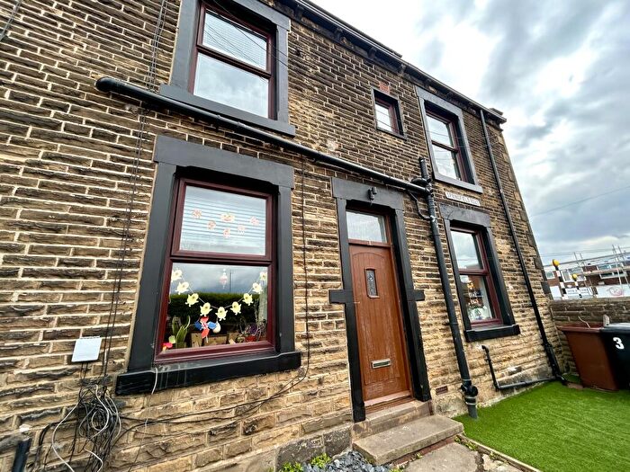 3 Bedroom End Of Terrace House To Rent In Springfield Road, LS27