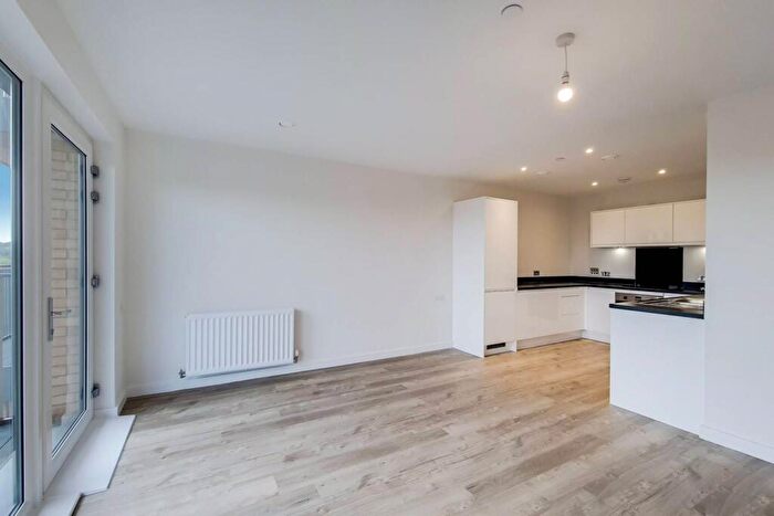 1 Bedroom Flat To Rent In Kingston Road, New Malden, KT3