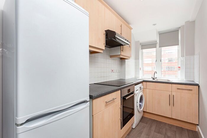 1 Bedroom Flat To Rent In Du Cane Court, Balham High Road, London, SW17