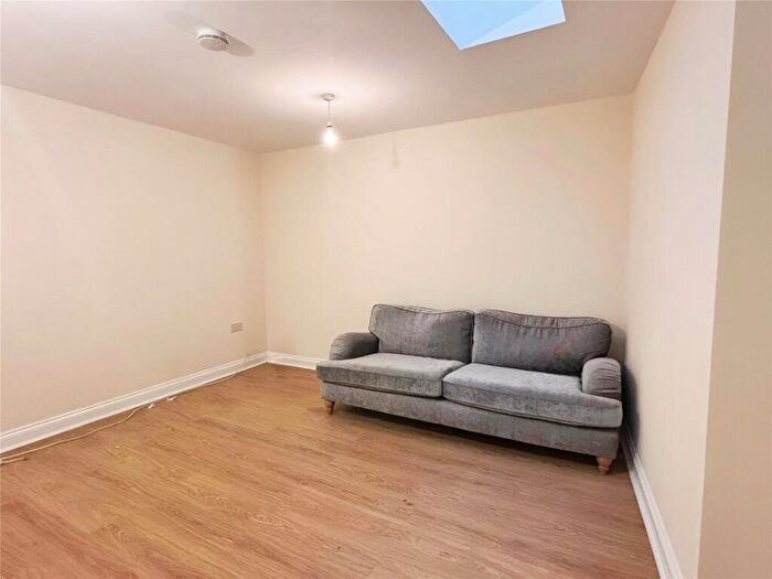 1 Bedroom Flat To Rent In Canterbury Street, Gillingham, Kent, ME7