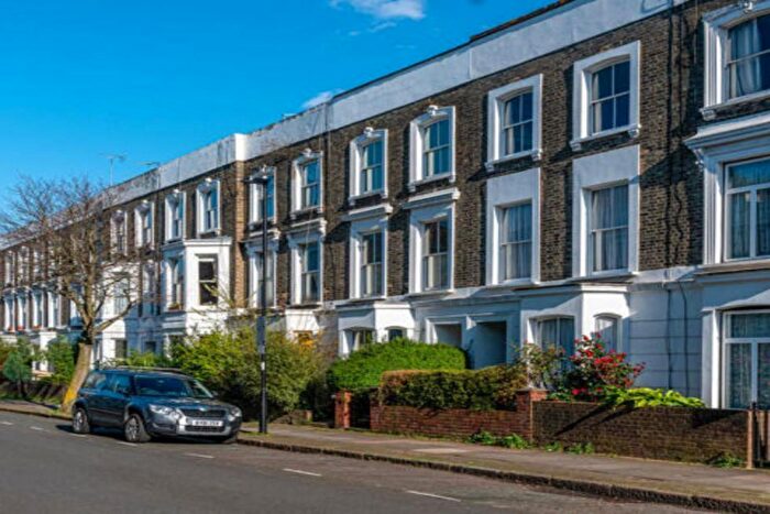 6 Bedroom Town House To Rent In Jackson, Holloway, N7