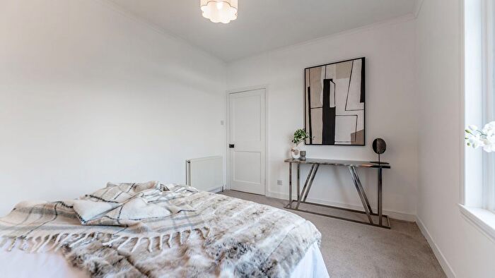 2 Bedroom Flat For Sale In Glanderston Drive, Knightswood, Glasgow, G13