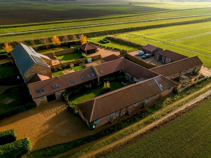 4 Bedroom Barn Conversion For Sale In High Road, Islington, King's Lynn, PE34