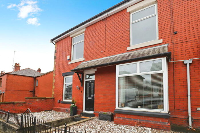 3 Bedroom End Of Terrace House For Sale In Ryecroft Avenue, Tottington, Bury, BL8