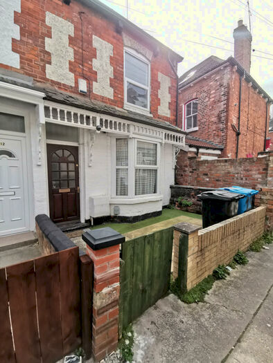 2 Bedroom End Of Terrace House To Rent In St. Augustines Avenue, Hull, North Humberside, HU5
