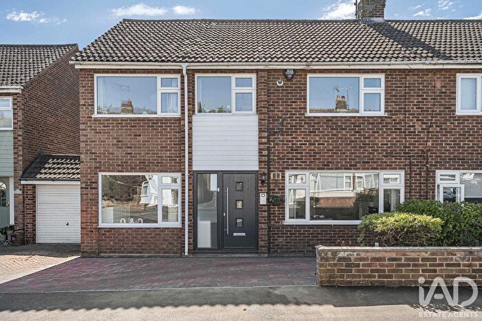 5 Bedroom Semi-detached House For Sale In Stortford Hall Park, Bishops Stortford, CM23