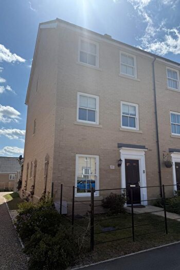 3 Bedroom Town House For Sale In Onehouse Way, Onehouse, Stowmarket, IP14