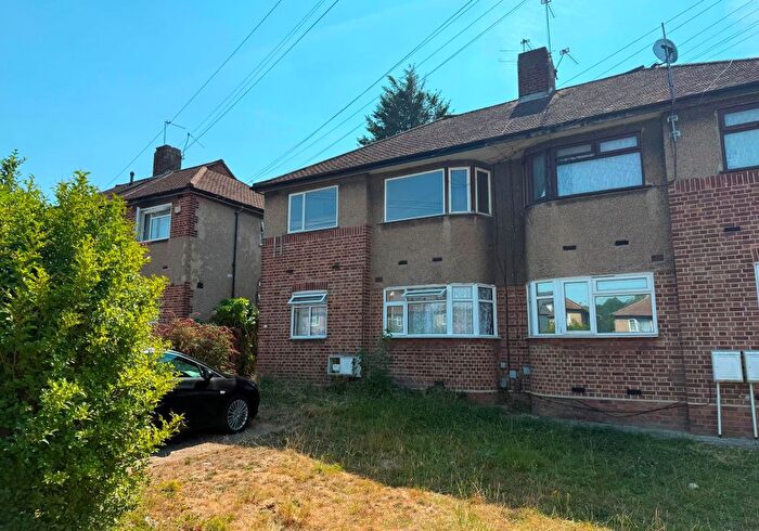 2 Bedroom Flat For Sale In A Fullwell Avenue, Ilford, Essex, IG5