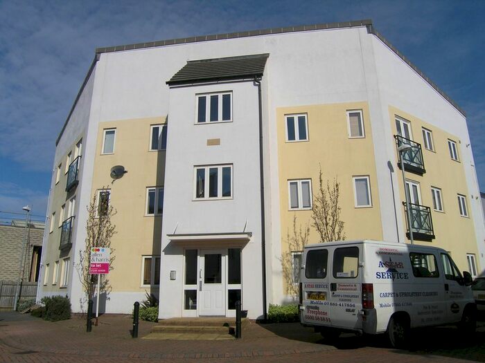 2 Bedroom Flat To Rent In Market Mead, Chippenham, SN15