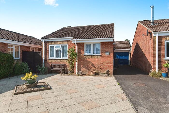 2 Bedroom Detached Bungalow For Sale In Salway Gardens, Axminster, EX13