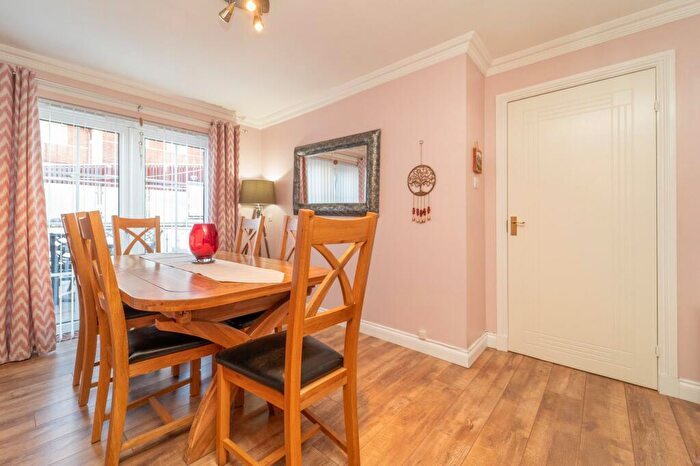 4 Bedroom Detached House For Sale In Thirlfield Wynd, Livingston, EH54