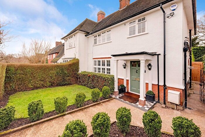 4 Bedroom Semi Detached House For Sale In Brookland Rise, London, NW11