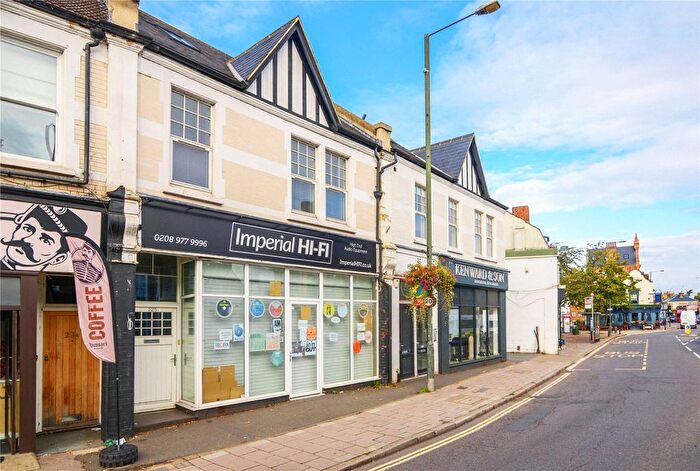 1 Bedroom Flat To Rent In High Street, Hampton Wick, KT1