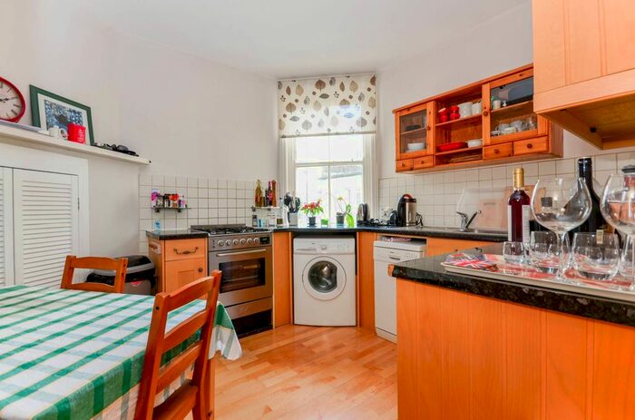 1 Bedroom Flat To Rent In Musard Road, Barons Court, London, W14