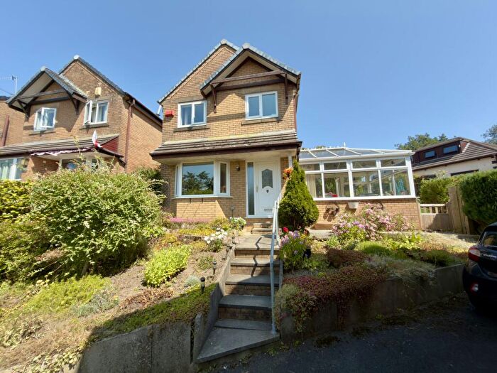 3 Bedroom Detached House For Sale In Rochester Drive, Burnley, BB10