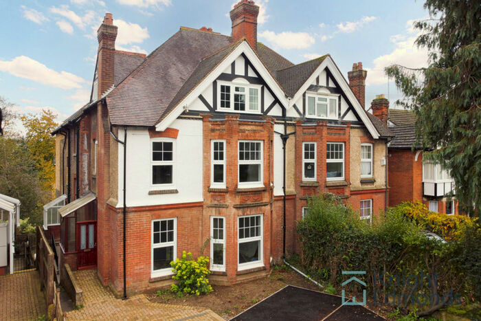 2 Bedroom Apartment To Rent In Buckland Road, Maidstone, Kent, ME16