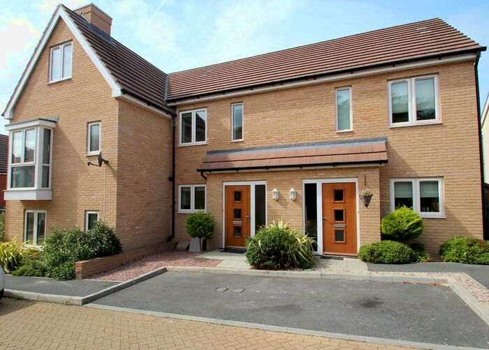 2 Bedroom Terraced House To Rent In Royalist Court, East Cowes, PO32