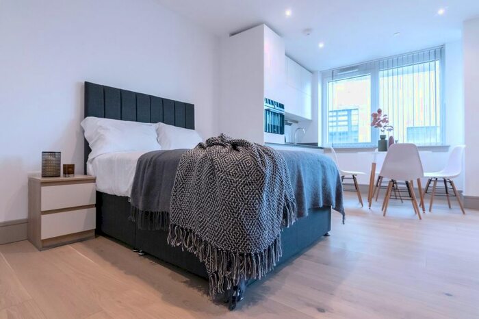 1 Bedroom Studio To Rent In High Road, London, N12