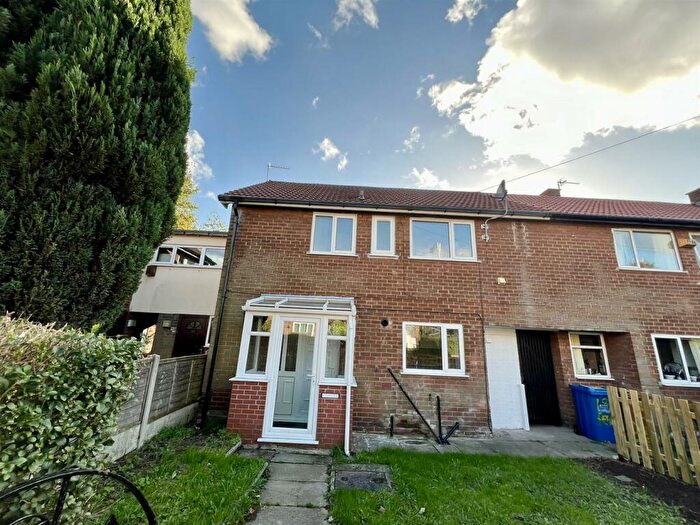 3 Bedroom End Of Terrace House To Rent In Deal Avenue, Brinnington, Stockport, SK5