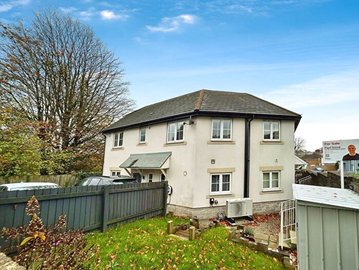 3 Bedroom End Of Terrace House For Sale In Owen Drive, Plymouth, PL7