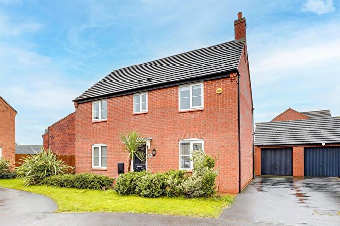 4 Bedroom Detached House For Sale In Kimbolton Way, Boulton Moor, DE24