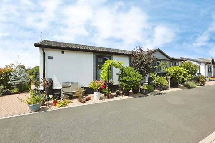 2 Bedroom Park Home For Sale In Oak Court, Marston Edge, Lower Quinton, Stratford-Upon-Avon, CV37