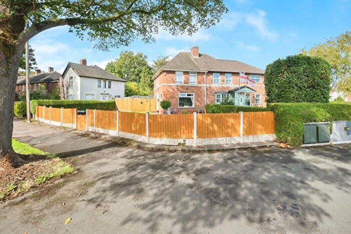 3 Bedroom Semi-detached House For Sale In Crossfield Road, Birmingham, West Midlands, B33