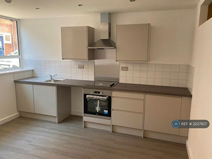 1 Bedroom Flat To Rent In Church Street, Mansfield, NG18