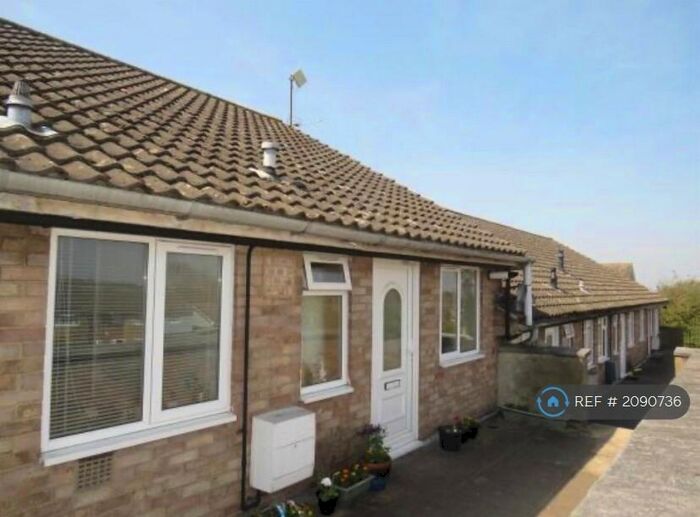 2 Bedroom Maisonette To Rent In Langdale Road, Dunstable, LU6