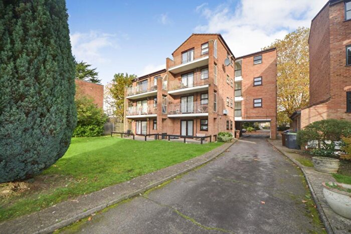 1 Bedroom Flat To Rent In Brackley Road Beckenham, BR3