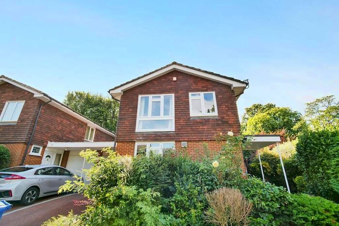 4 Bedroom Detached House To Rent In Bell Meadow, London, SE19