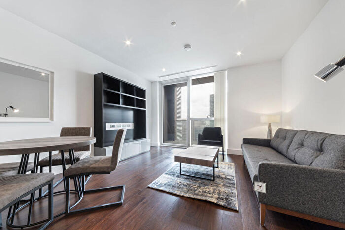 1 Bedroom Flat To Rent In Harbour Way, Canary Wharf, E14