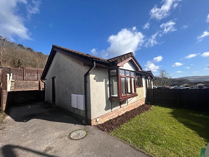 2 Bedroom Semi Detached Bungalow To Rent In Oak Hill Park, Skewen, Neath, SA10