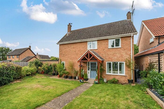 4 Bedroom Detached House For Sale In Arkwright Road, Milton Ernest, MK44
