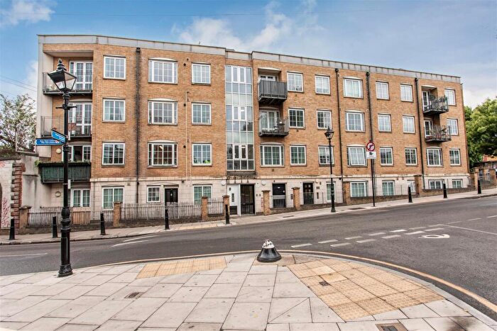 3 Bedroom Flat For Sale In Coborn Road, Mile End, E3