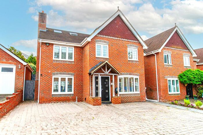 6 Bedroom Detached House For Sale In Kingsley Square, Fleet, GU51