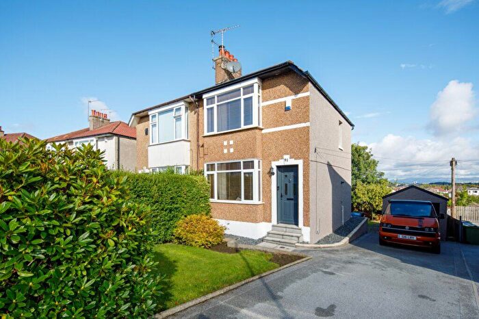 2 Bedroom Semi-detached Villa For Sale In The Oval, Clarkston, G76
