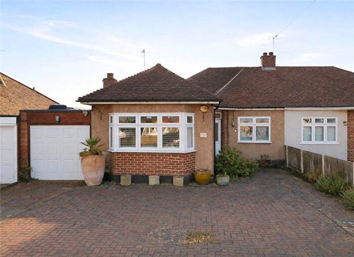 2 Bedroom Bungalow For Sale In Poynings Avenue, Southend-on-Sea, Essex, SS2