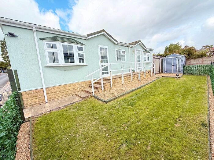 1 Bedroom Park Home For Sale In Cheveley Park, Grantham, NG31
