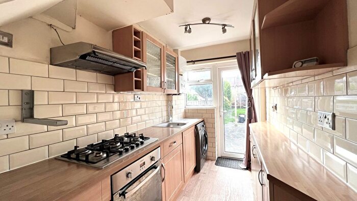 3 Bedroom Terraced House To Rent In North Western Avenue, Watford, WD25