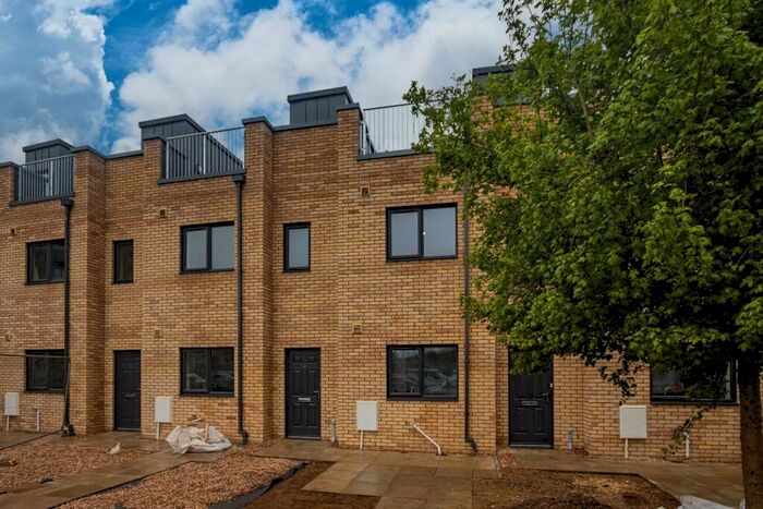 3 Bedroom Terraced House To Rent In Watkiss Way, Cardiff, CF11