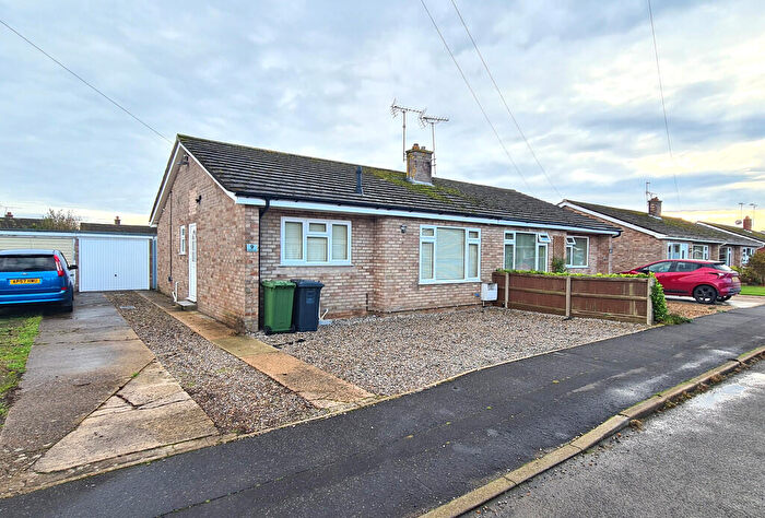 2 Bedroom Semi-Detached Bungalow To Rent In Kingsleigh Close, Trunch, NR28