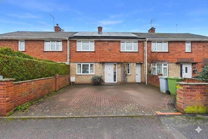 3 Bedroom Terraced House For Sale In Windsor Close, Collingham, Newark, NG23