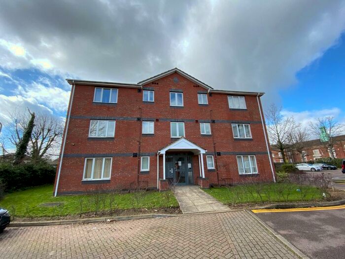 2 Bedroom Flat To Rent In Endymion Mews, Hatfield, AL10