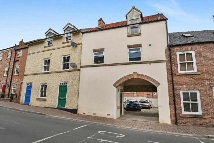 2 Bedroom House For Sale In Allhallowgate, Ripon, HG4