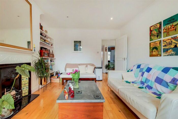 2 Bedroom Apartment To Rent In Caledonian Road, London, N7